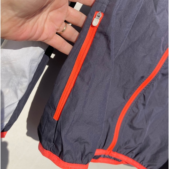 Kari Tara Full Zip Windbreaker Hoodie Zip Front Pockets Hood Drawcord Sz XSmall - Picture 10 of 15